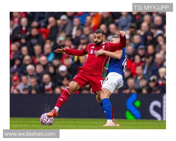 利物浦与埃弗顿激战成和比分揭晓双方争夺战精彩回顾